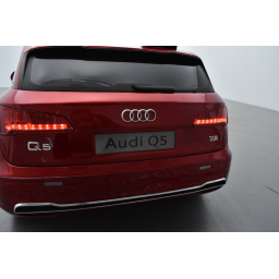Audi Q5 TFSI 24 Volts 2 places rouge Matador métallisé, voiture électrique enfant télécommande parentale 2.4 Ghz, 2 moteurs 70 W