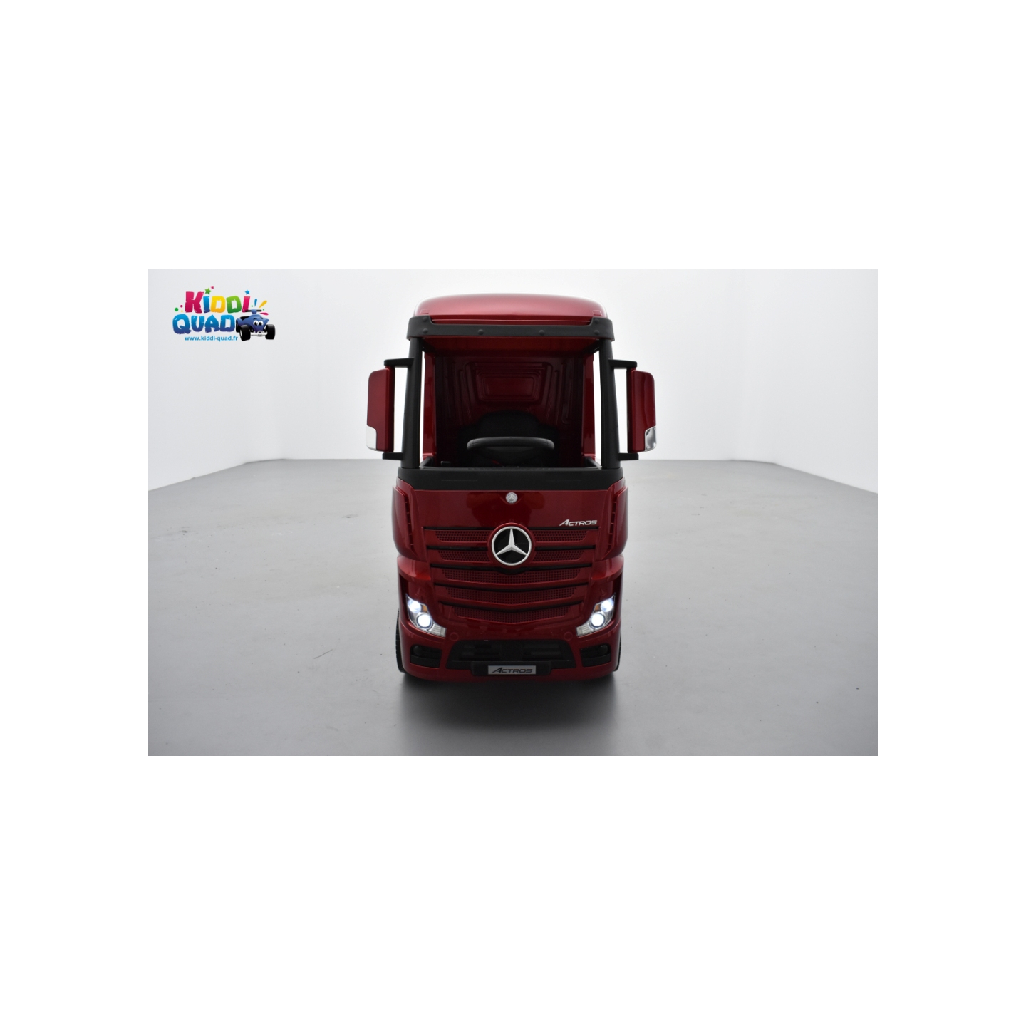 Mercedes Actros rouge métallisé 2 x 12V, camion électrique enfant 12 volts télécommande parentale 2.4 Ghz, 12V 14Ah, 4 moteurs