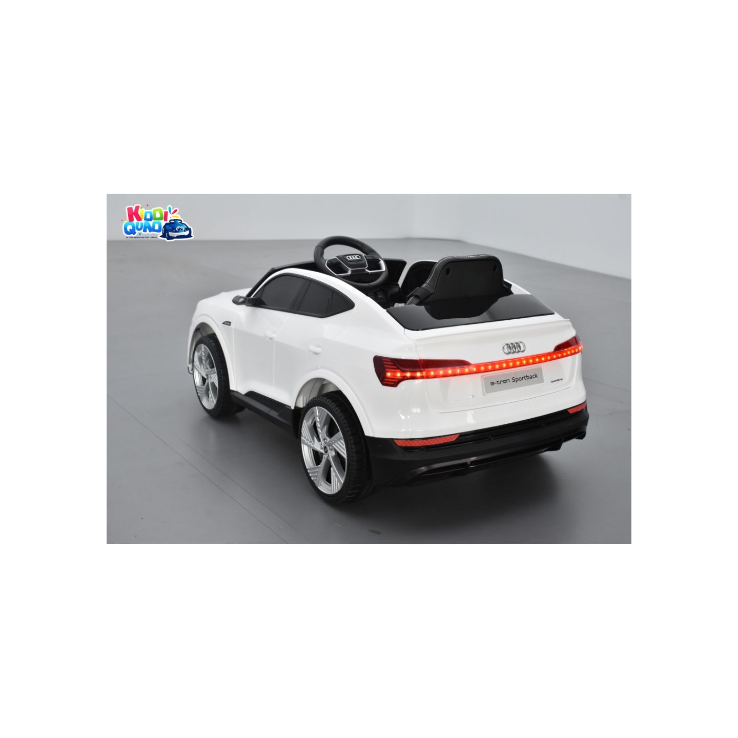 Audi E-TRON Blanc, voiture électrique enfant télécommande parentale, 12  Volts - 4 moteurs
