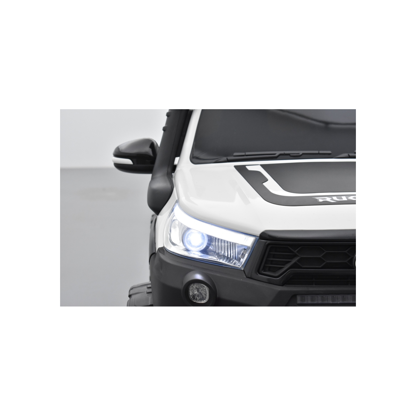 Toyota Hilux blanc 24 Volts électrique pour enfant écran mp4, 4x4 électrique enfant 2 places