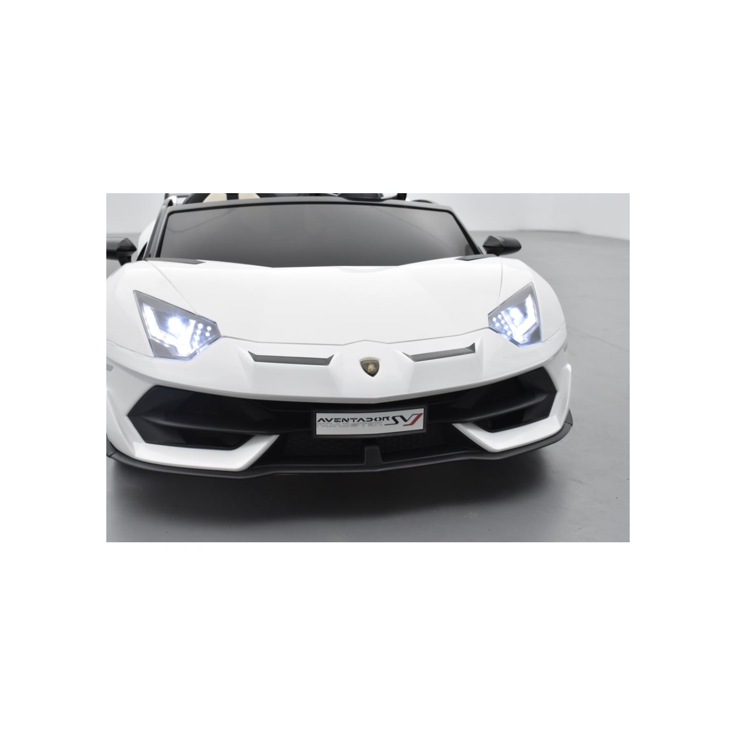 Lamborghini SVJ 24 Volts blanche, voiture électrique enfant 24V - 7AH, 2 moteurs