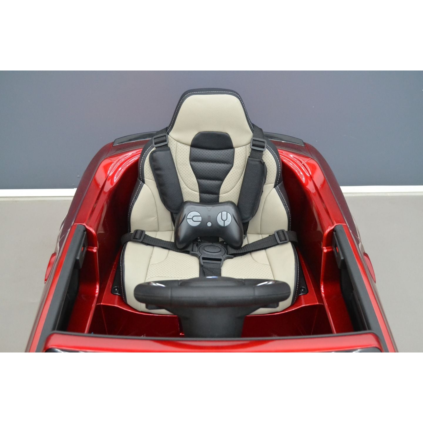 Pack BMW M5 Rouge + 2ème chargeur + 2ème pack batterie + housse + plaques