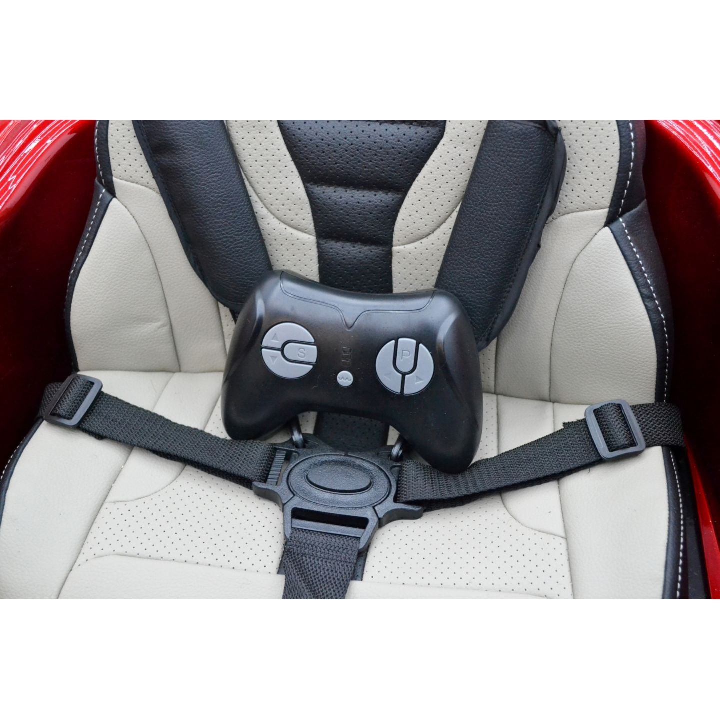 Pack BMW M5 Rouge + 2ème chargeur + 2ème pack batterie + housse + plaques