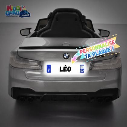 Personnalisez la voiture électrique de votre enfant avec sa propre plaque d'immatriculation !