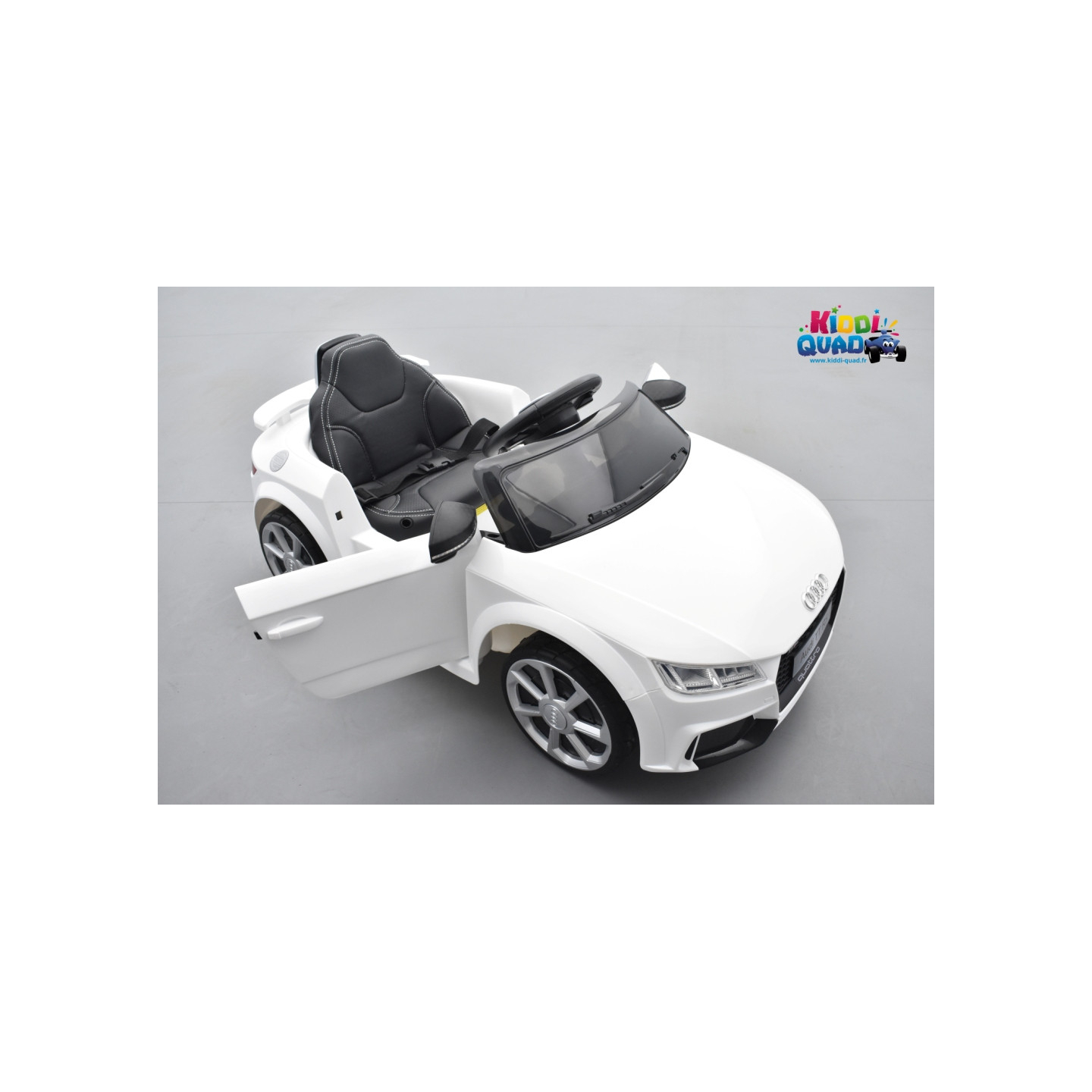 Audi TT RS pour enfant 12 volts avec télécommande parentale 2.4 GHz